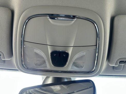Used 2019 Jeep Cherokee Limited FWD image 28