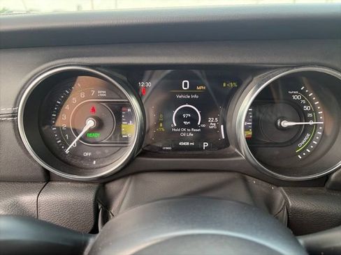 Used 2023 Jeep Wrangler Unlimited Sahara w/ Cold Weather Group AWD/4WD image 20