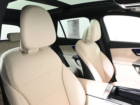 Certified 2026 Mercedes-Benz GLC 300 4MATIC image 33