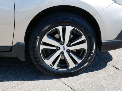 Used 2018 Subaru Outback 2.5i Limited AWD/4WD image 16