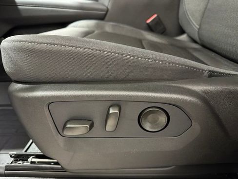 New 2026 Chevrolet Suburban LS image 20