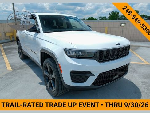 Used 2023 Jeep Grand Cherokee Altitude AWD/4WD image 1