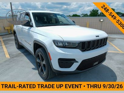 Used 2023 Jeep Grand Cherokee Altitude