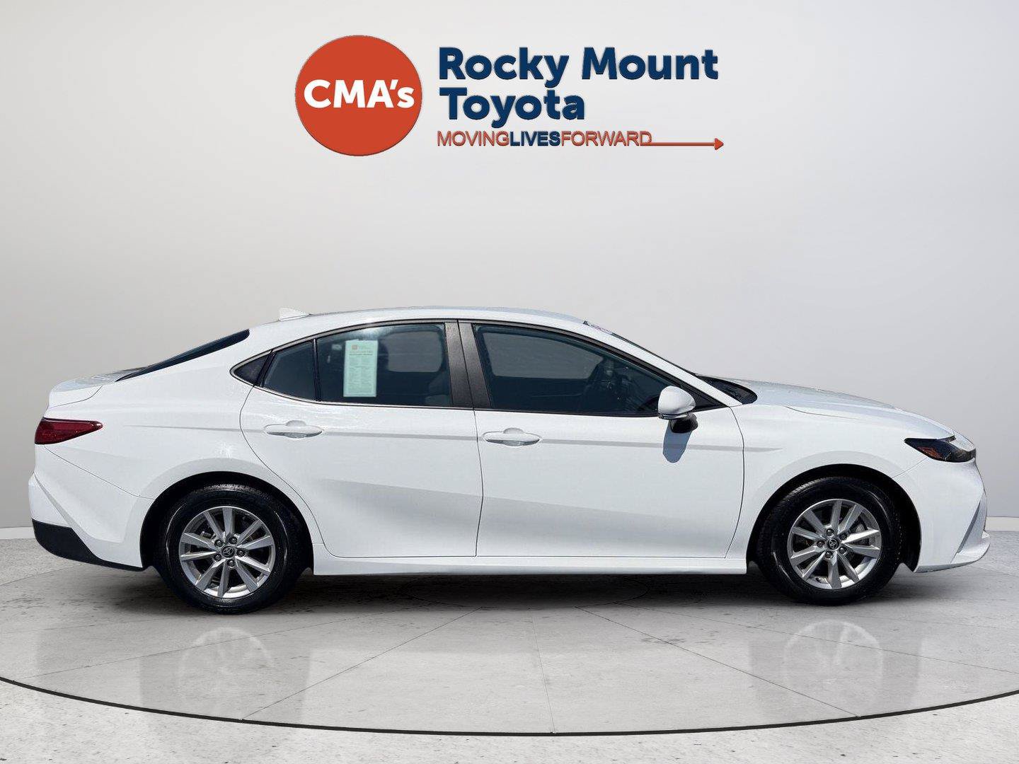 Used 2025 Toyota Camry LE FWD image 4
