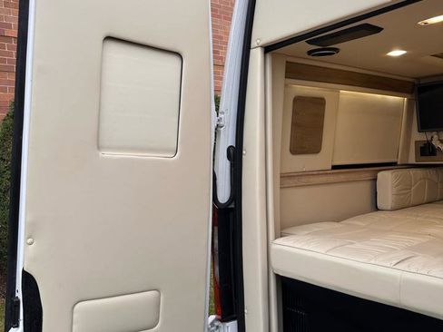 Used 2020 Mercedes-Benz Sprinter 3500 w/ Windows All Around Package image 44