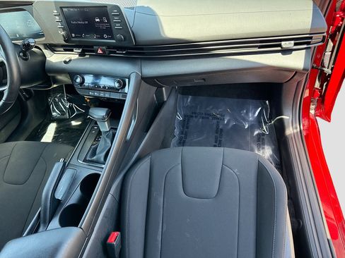Used 2025 Hyundai Elantra Sport image 17