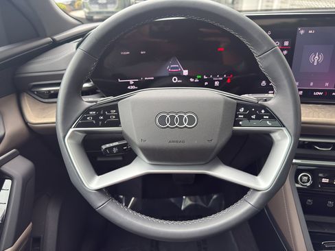 Used 2025 Audi Q5 Prestige AWD/4WD image 16