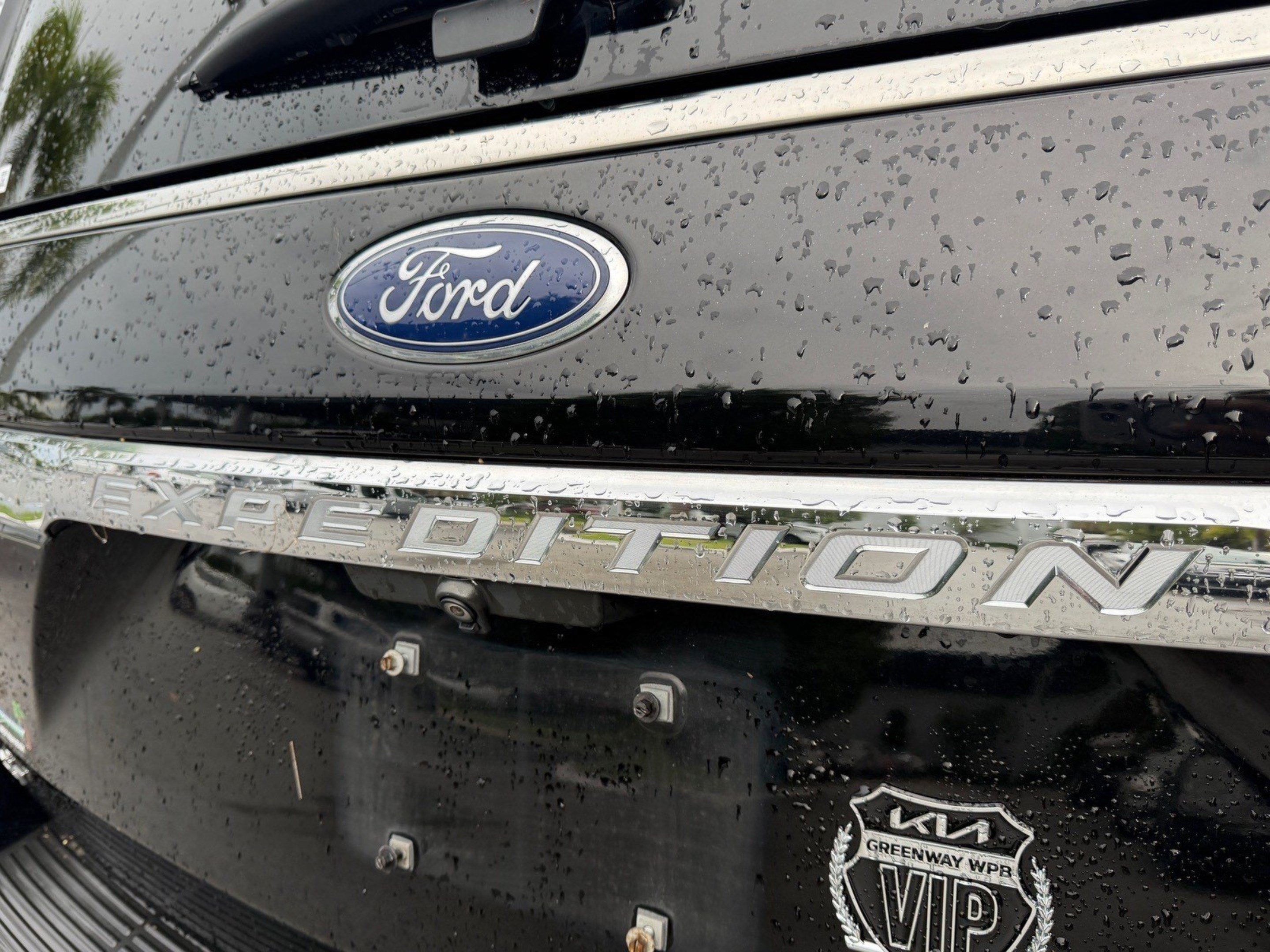 Used 2018 Ford Expedition XLT w/ Equipment Group 202A AWD/4WD image 15