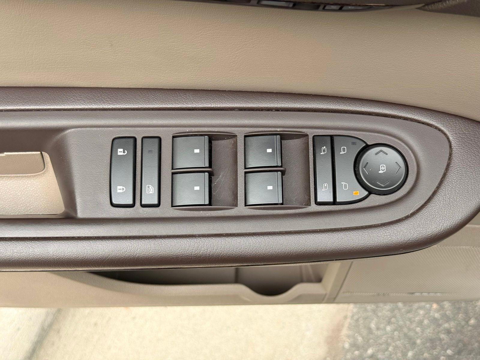 Used 2016 GMC Acadia Denali AWD/4WD image 21