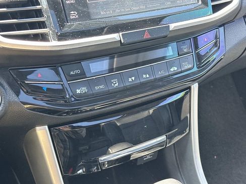 Used 2017 Honda Accord Touring image 32