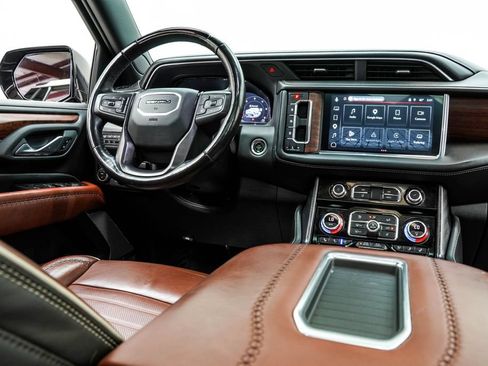 Used 2023 GMC Yukon Denali Ultimate AWD/4WD image 26