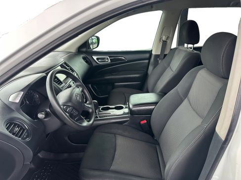 Used 2020 Nissan Pathfinder S image 9