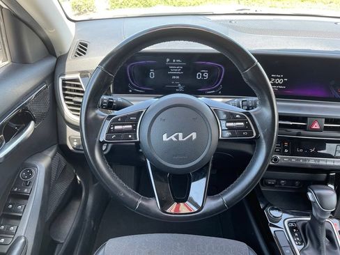 Certified 2026 Kia Seltos LX FWD image 14