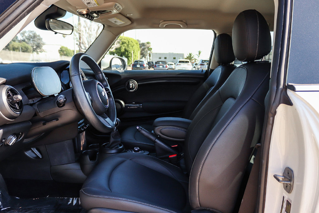 Used 2024 MINI Cooper 2-Door Hardtop FWD image 21
