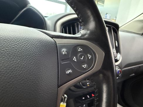 Used 2019 Chevrolet Colorado Z71 AWD/4WD image 14