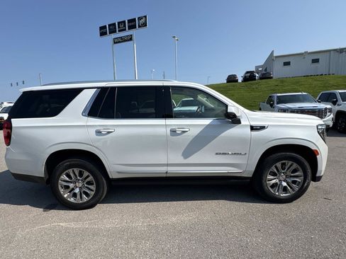 Used 2023 GMC Yukon Denali AWD/4WD image 9