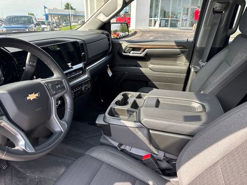 Used 2023 Chevrolet Silverado 1500 LT AWD/4WD image 13