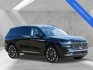 Used 2024 Lincoln Nautilus Reserve w/ Equipment Group 202A AWD/4WD video 1