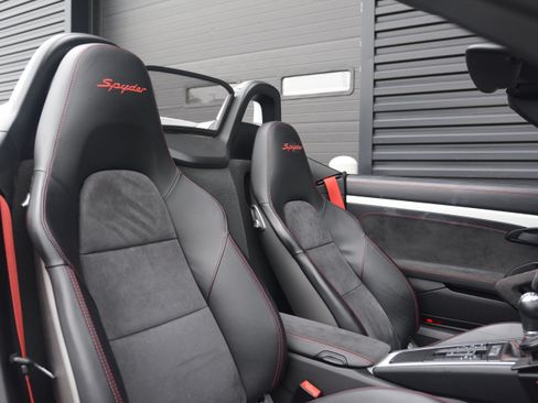 Certified 2016 Porsche Boxster Spyder RWD image 27