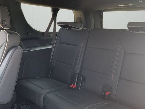 Used 2025 Chevrolet Suburban Premier AWD/4WD image 55