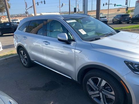 Certified 2023 Kia Sorento SX Prestige AWD/4WD image 5