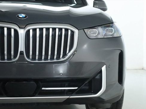 Used 2024 BMW X5 xDrive40i w/ Premium Package AWD/4WD image 8
