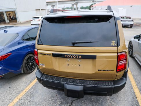 Used 2024 Toyota Land Cruiser w/ Premium Package AWD/4WD image 9