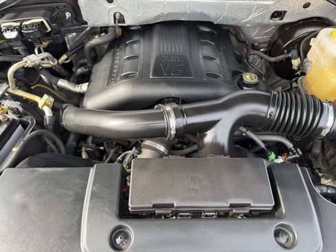 Used 2017 Ford Expedition Limited image 31