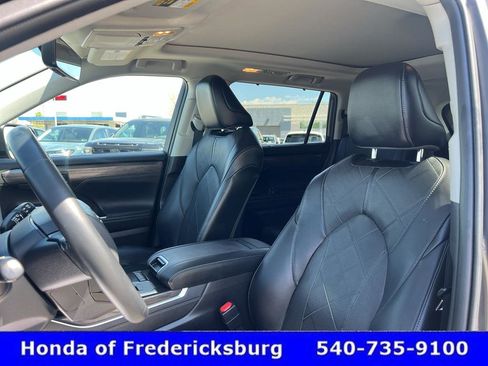 Used 2022 Toyota Highlander Platinum image 15
