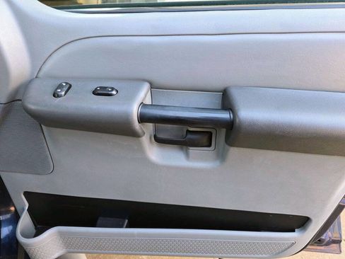 Used 2003 Ford Explorer Sport Trac 2WD image 12