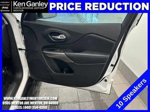 Used 2019 Jeep Cherokee Limited image 24