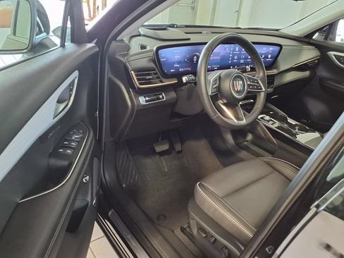 Used 2025 Buick Envision Avenir AWD/4WD image 7