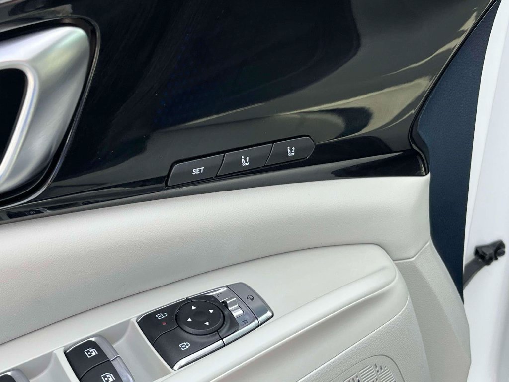 Certified 2026 Kia Carnival SX Prestige FWD image 16