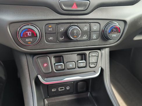 Used 2021 GMC Terrain SLE w/ Driver Convenience Package FWD image 21