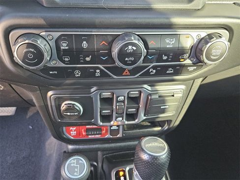 Used 2021 Jeep Gladiator Mojave image 18