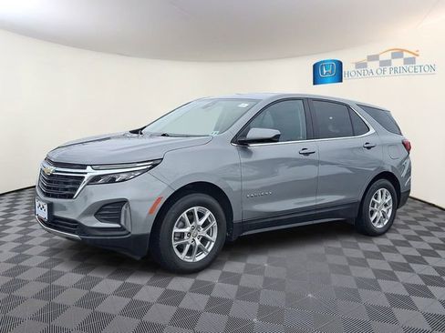 Used 2023 Chevrolet Equinox LT image 3