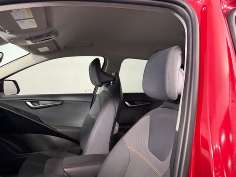 Used 2025 Kia Niro LX image 20