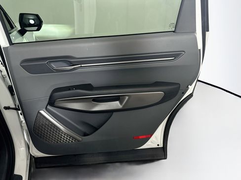 Used 2024 Kia EV9 Light RWD image 33