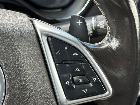 Used 2020 Chevrolet Camaro LT image 30