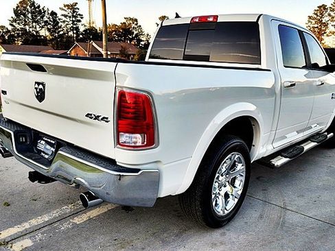 Used 2016 RAM 1500 Laramie w/ Convenience Group image 9