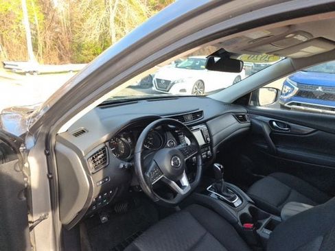 Used 2020 Nissan Rogue SV AWD/4WD image 17