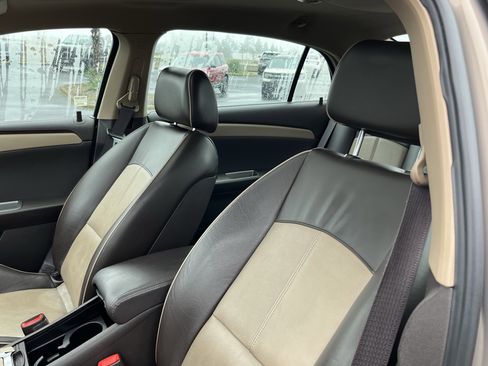 Used 2008 Chevrolet Malibu LTZ w/ Rear Power Package image 16