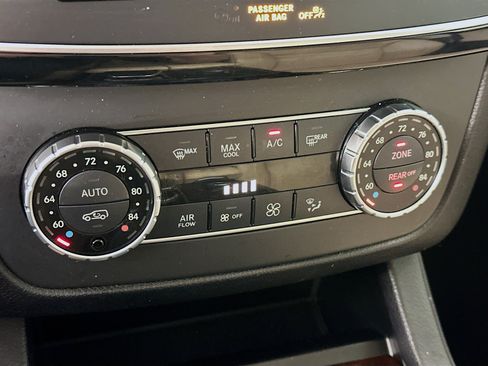 Used 2018 Mercedes-Benz GLS 450 4MATIC image 24