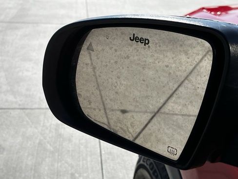 Certified 2025 Jeep Compass Sport w/ Mopar Graphics Package image 8