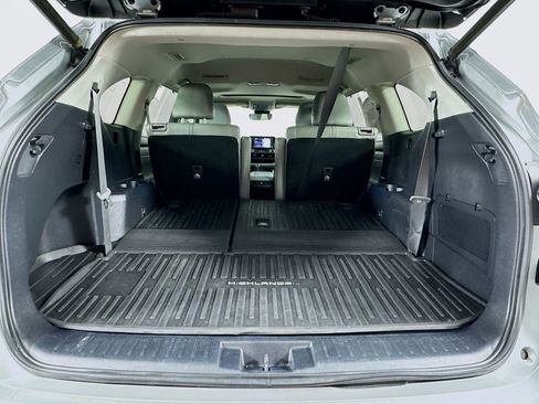 Used 2020 Toyota Highlander XLE image 30