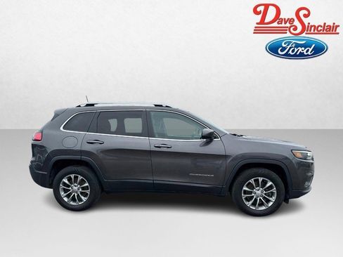 Used 2019 Jeep Cherokee Latitude Plus image 5