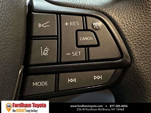Certified 2024 Toyota Sienna LE FWD image 30