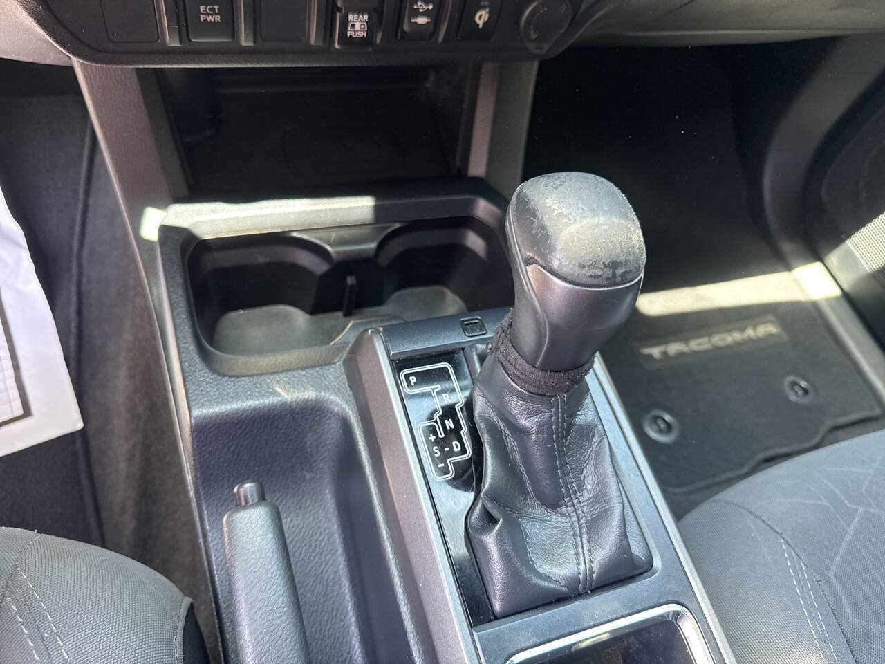 Used 2019 Toyota Tacoma TRD Sport AWD/4WD image 23