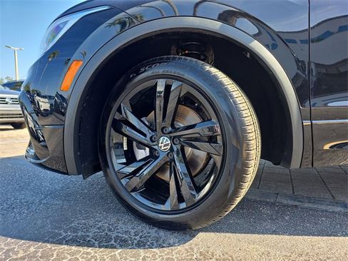 Certified 2024 Volkswagen Tiguan SE R-Line image 34