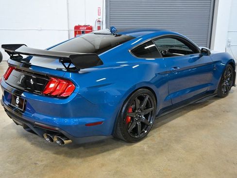 Used 2020 Ford Mustang Shelby GT500 w/ Carbon Fibre Track Pack RWD image 16